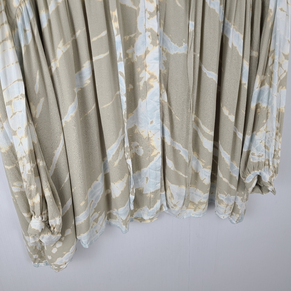 Young Fabulous & Broke Tan Blue Tie Dye Blouse - Picture 9 of 12
